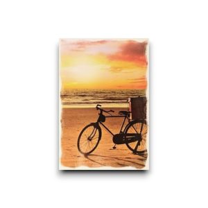 Ansichtkaart – Fiets op het strand met zondersondergang